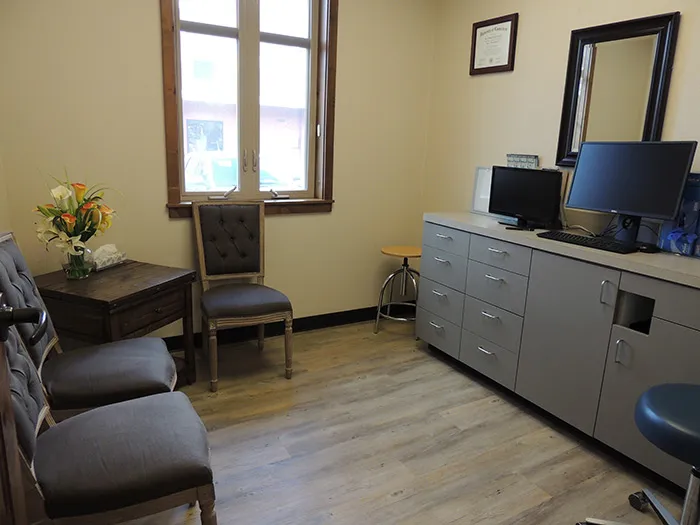 Consultation Room, Corvallis Office, Drs. Howerton, Hopkin & Kennedy
